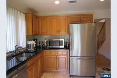 2044 Ellery Avenue, Fort Lee, NJ 07024 - Photo 8