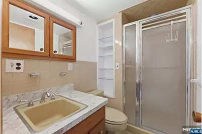 598 Van Houten Avenue, Clifton, NJ 07013 - Photo 8