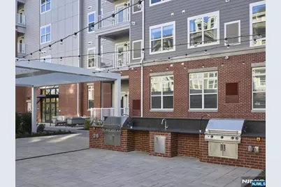 100 Eisenhower Parkway C1 #C1, Livingston, NJ 07039 - Photo 22