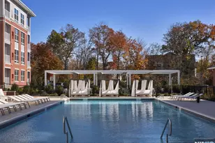 100 Eisenhower Parkway C1, Livingston, NJ 07039 - Photo 24
