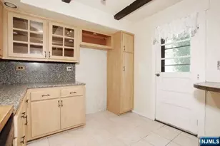 49 S Franklin Ave, Bergenfield, NJ 07621 - Photo 16