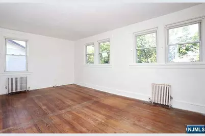 49 S Franklin Avenue, Bergenfield, NJ 07621 - Photo 20