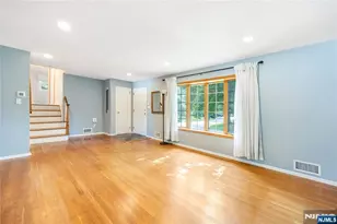 1 Crest Dr, Montvale, NJ 07645 - Photo 4