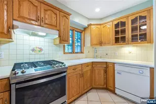 1 Crest Dr, Montvale, NJ 07645 - Photo 10