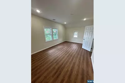 72 Winant 2 #2, Ridgefield Park, NJ 07660 - Photo 8