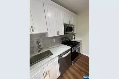 72 Winant 2 #2, Ridgefield Park, NJ 07660 - Photo 4