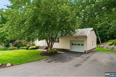 136 Grand Avenue, Park Ridge, NJ 07656 - Photo 2