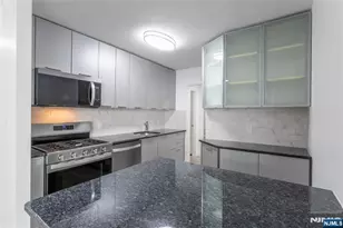 1600 Parker Ave 20A, Fort Lee, NJ 07024 - Photo 12