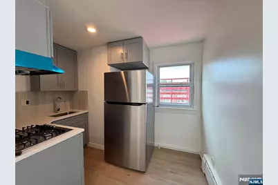 718 Broadway Apt5 #APT5, Bayonne, NJ 07002 - Photo 4