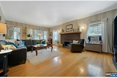 111 Van Winkle Avenue, Hawthorne, NJ 07506 - Photo 2