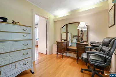 111 Van Winkle Avenue, Hawthorne, NJ 07506 - Photo 8