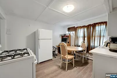 111 Van Winkle Avenue, Hawthorne, NJ 07506 - Photo 14