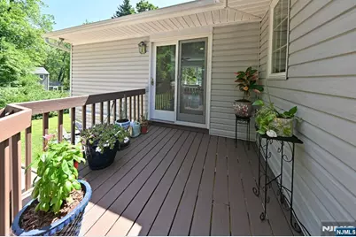 12 Heatherhill Lane, Woodcliff Lake, NJ 07677 - Photo 10