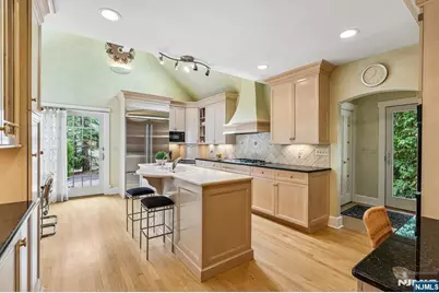 86 Walthery Avenue, Ridgewood, NJ 07450 - Photo 12