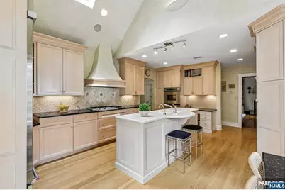 86 Walthery Avenue, Ridgewood, NJ 07450 - Photo 16