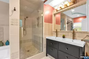 234 Liberty Rd, Teaneck Township, NJ 07666 - Photo 20