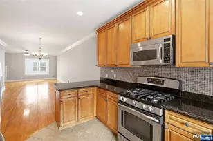 4 Jeanine Ln 37, Wallington, NJ 07057 - Photo 6