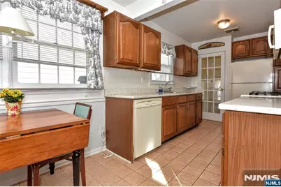 143 Manhattan Avenue, Waldwick, NJ 07463 - Photo 8