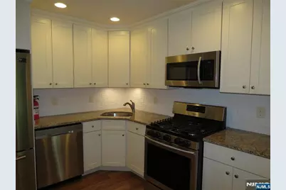 993 Boxwood Court 993 #993, Mahwah, NJ 07430 - Photo 4