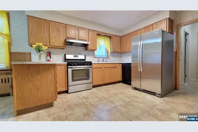 29 Magnolia Avenue, Kearny, NJ 07032 - Photo 8