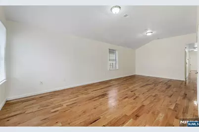 45 Orient Avenue 2 #2, Jersey City, NJ 07305 - Photo 2