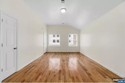 45 Orient Avenue 2 #2, Jersey City, NJ 07305 - Photo 4