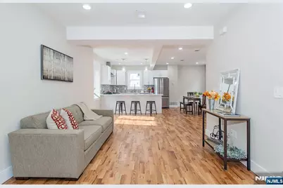 2389 3rd Street, Fort Lee, NJ 07024 - Photo 10