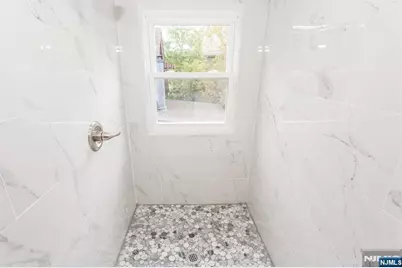 2389 3rd Street, Fort Lee, NJ 07024 - Photo 18