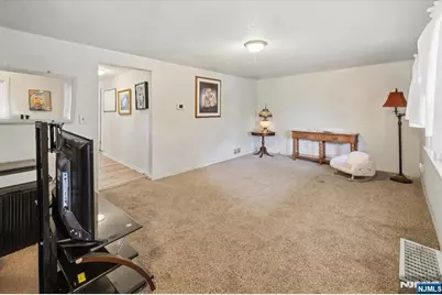 203 Willow Avenue, Hackensack, NJ 07601 - Photo 8