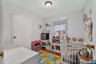 192 Dwight St, Jersey City, NJ 07305 - Photo 16