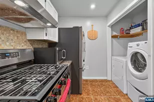 192 Dwight St, Jersey City, NJ 07305 - Photo 12