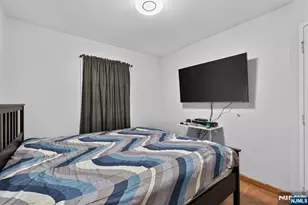 192 Dwight St, Jersey City, NJ 07305 - Photo 18