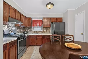 192 Dwight St, Jersey City, NJ 07305 - Photo 26