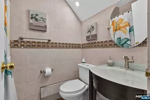 192 Dwight St, Jersey City, NJ 07305 - Photo 8