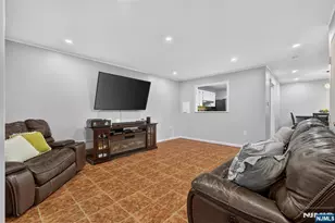 192 Dwight St, Jersey City, NJ 07305 - Photo 4