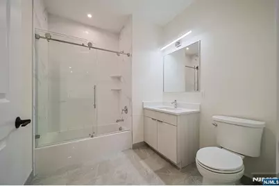 401 E Central Boulevard 2A #2A, Palisades Park, NJ 07650 - Photo 12