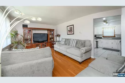 35 Werneking Place, Little Ferry, NJ 07643 - Photo 4