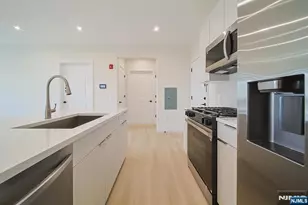 401 E Central Blvd 2E, Palisades Park, NJ 07650 - Photo 6