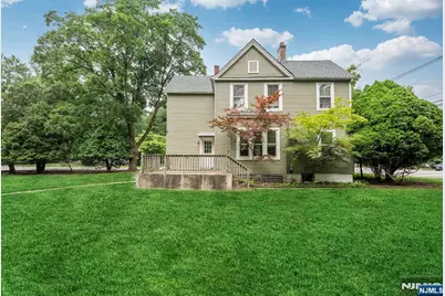 7 Hardenburgh Avenue, Demarest, NJ 07627 - Photo 4