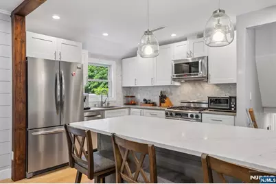 135 Locust Drive, Maywood, NJ 07607 - Photo 8