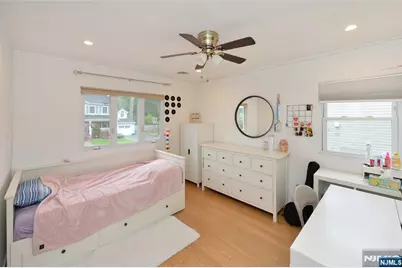 38-55 Van Riper Place, Fair Lawn, NJ 07410 - Photo 8