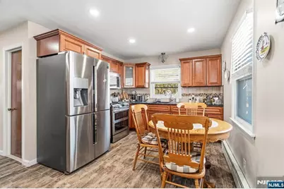 92 Phillips Avenue, South Hackensack Township, NJ 07606 - Photo 20
