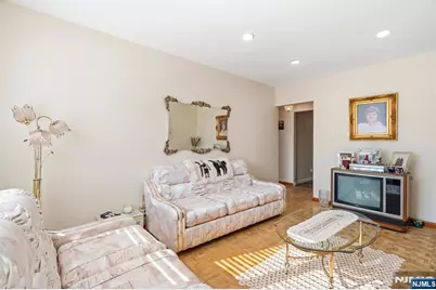 92 Phillips Avenue, South Hackensack Township, NJ 07606 - Photo 6