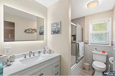 92 Phillips Avenue, South Hackensack Township, NJ 07606 - Photo 10