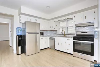 40 Avenue C 1 #1, Lodi, NJ 07644 - Photo 6