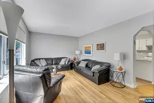 32-15 Southern Dr, Fair Lawn, NJ 07410 - Photo 4