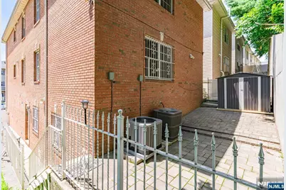 17 Chester Avenue, Newark, NJ 07104 - Photo 28