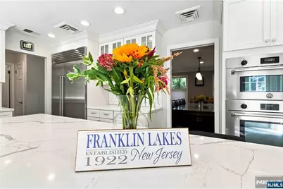 700 Oak Lane, Franklin Lakes, NJ 07417 - Photo 2