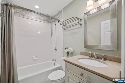 208 Shearwater Court 15 #15, Jersey City, NJ 07305 - Photo 36