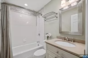 208 Shearwater Ct 15, Jersey City, NJ 07305 - Photo 36